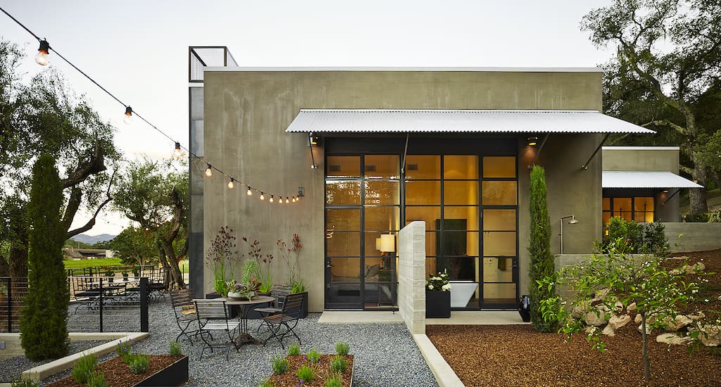 Guesthouse-Conn-Creek-bedroom-exterior